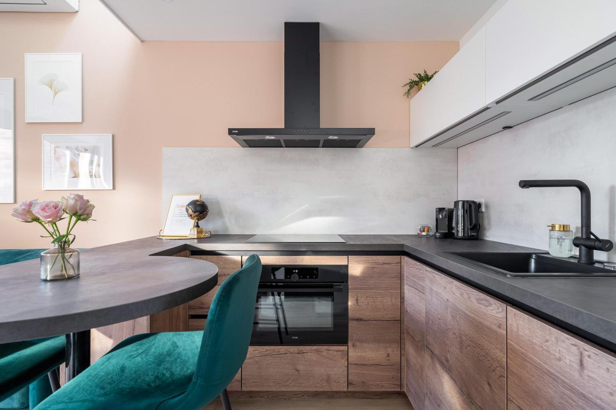 Luxury Fully Equipped Studio - Centrally Located Apartment Huizen Exterior photo