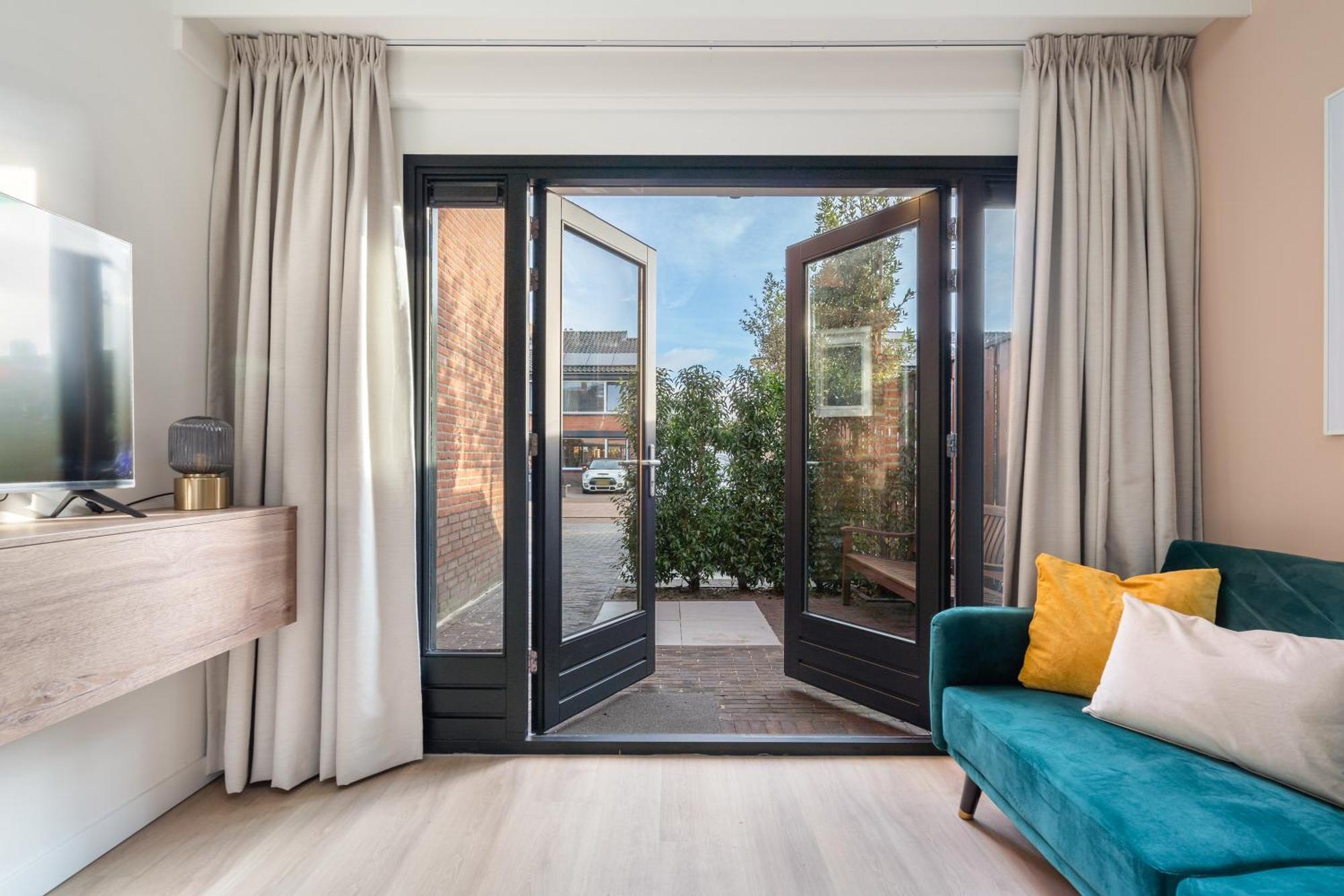 Luxury Fully Equipped Studio - Centrally Located Apartment Huizen Exterior photo